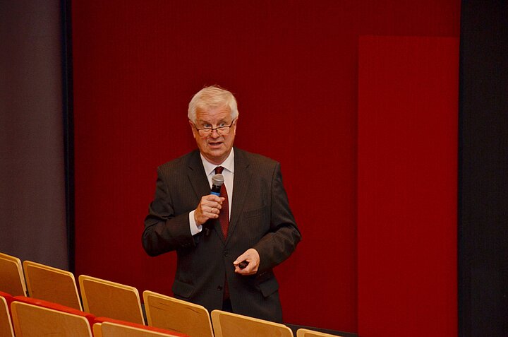 Dr hab. inż. Jerzy Jedliński, prof. AGH